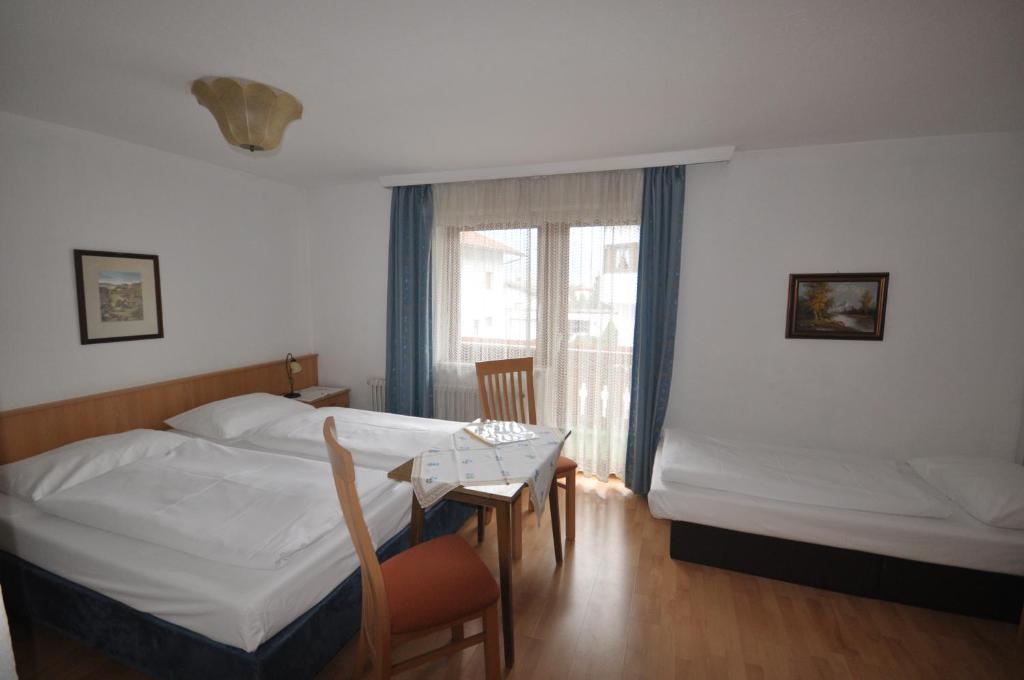 Gaestehaus Pension Edelweiss Kolsass Exteriér fotografie