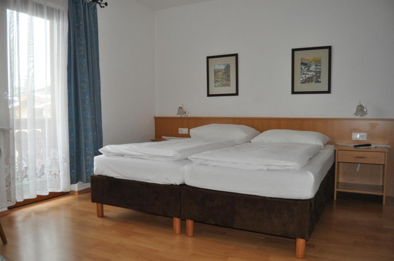 Gaestehaus Pension Edelweiss Kolsass Pokoj fotografie